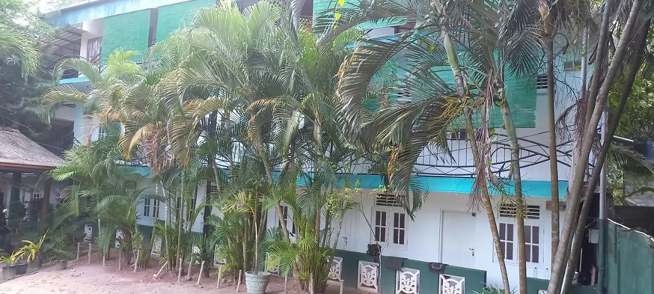 Shady Transit Hotel Katunayake