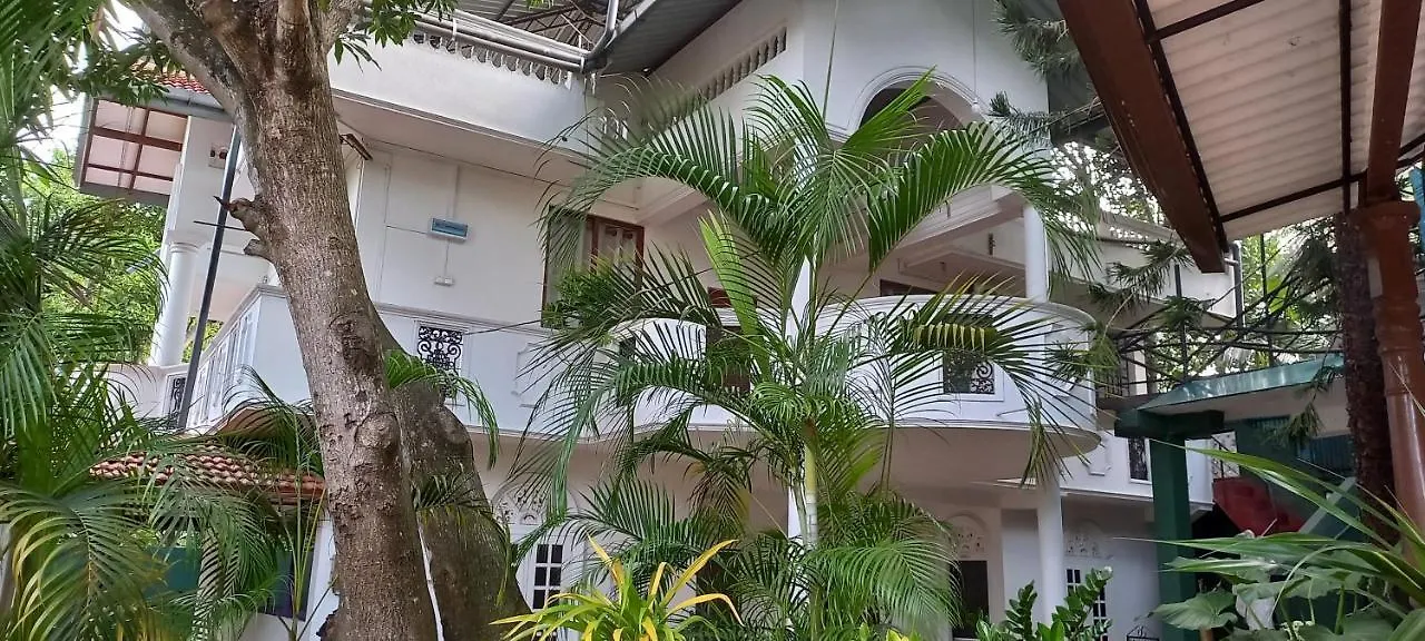 Shady Transit Hotel Katunayaka 0*,