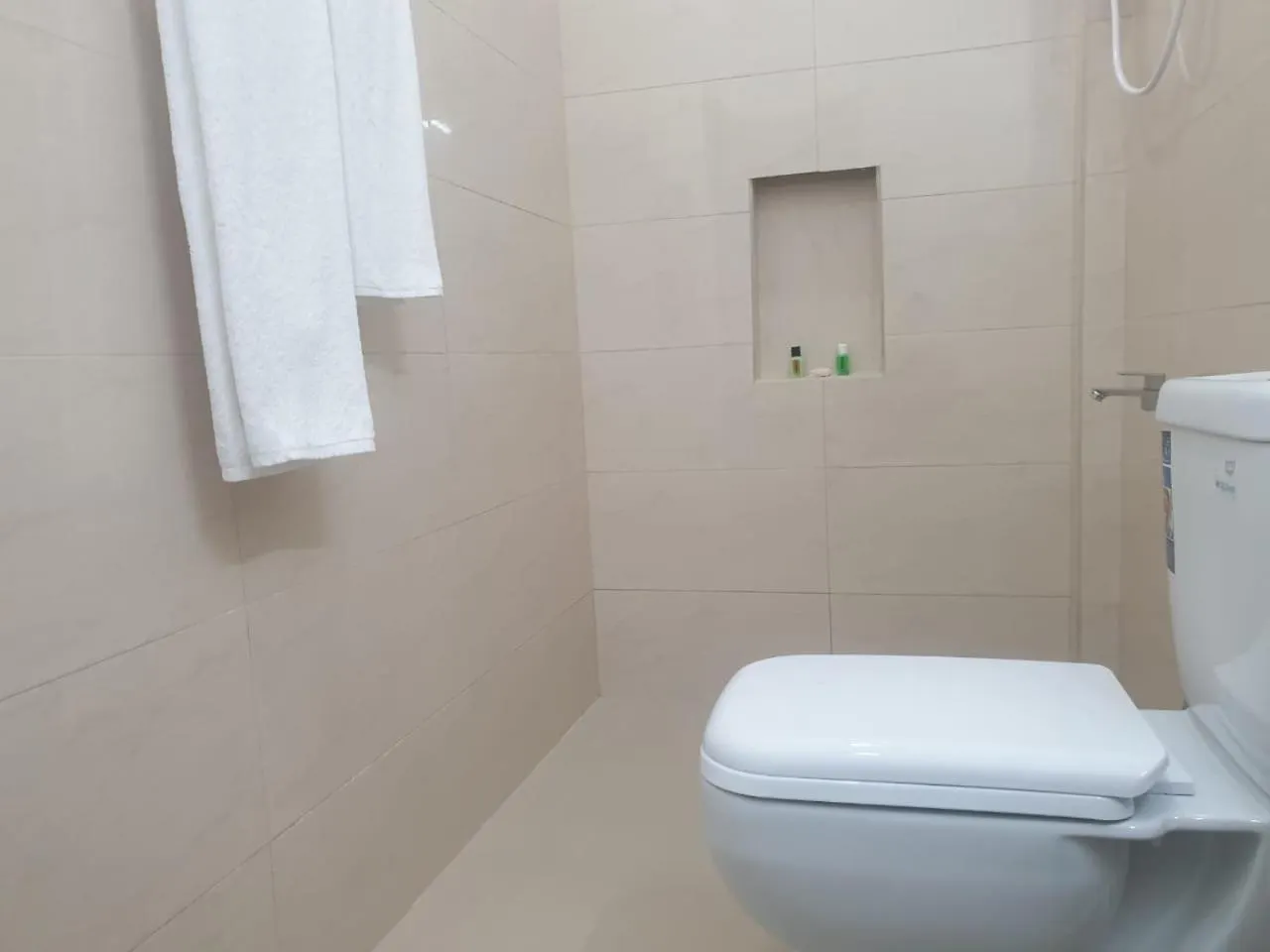Shady Transit Hotel Katunayake Hostel