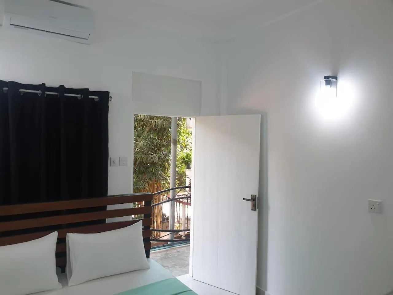 Shady Transit Hotel Katunayake